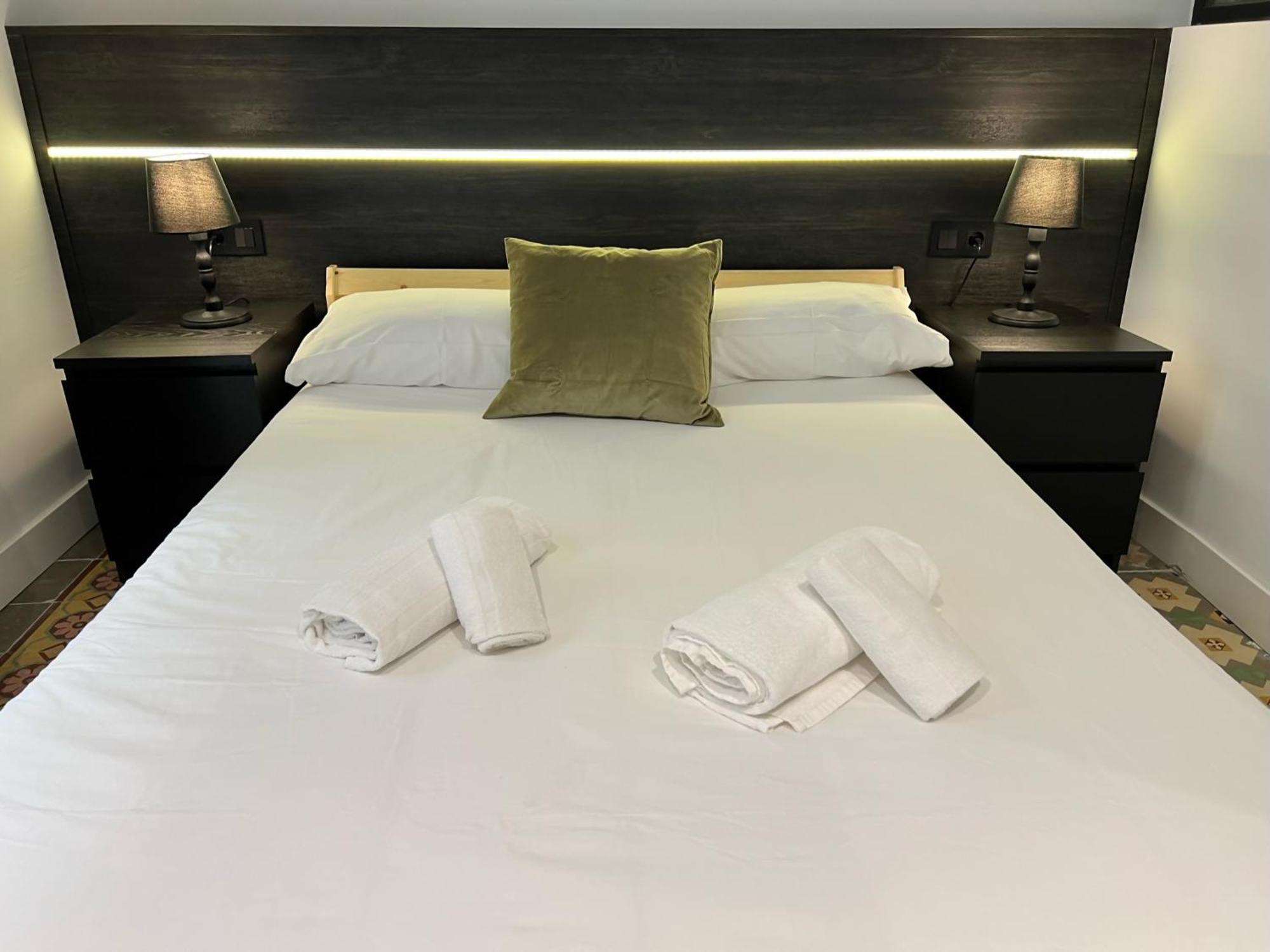 Apartamenticos El Tubo I Saragoça Quarto foto